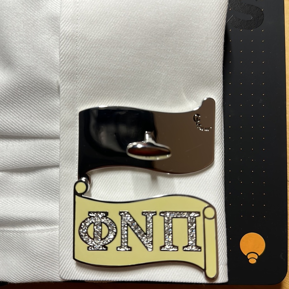 Kappa Scroll Cufflink - Picture 3 of 3